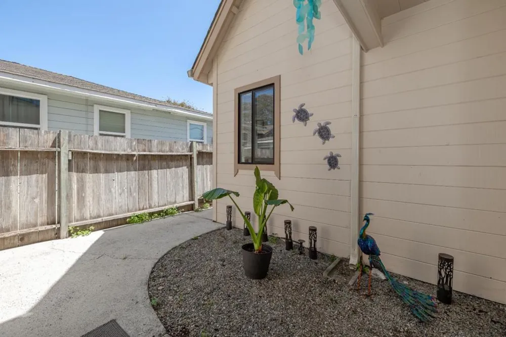 702 Beverly Avenue Capitola, CA 95010