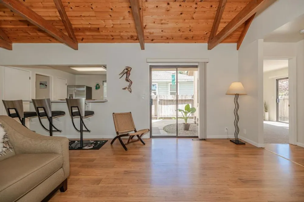702 Beverly Avenue Capitola, CA 95010
