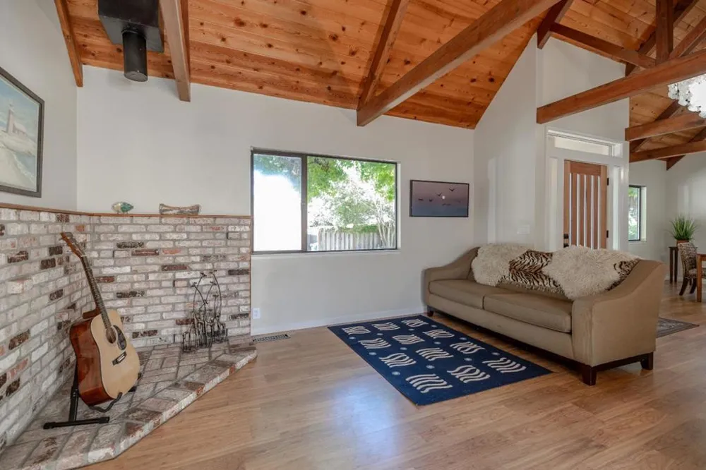 702 Beverly Avenue Capitola, CA 95010
