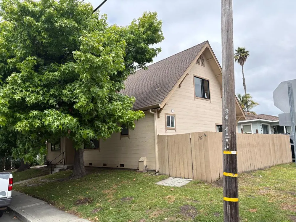 702 Beverly Avenue Capitola, CA 95010