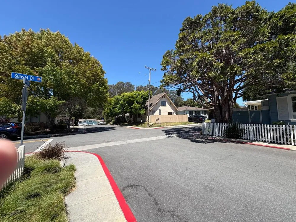 702 Beverly Avenue Capitola, CA 95010