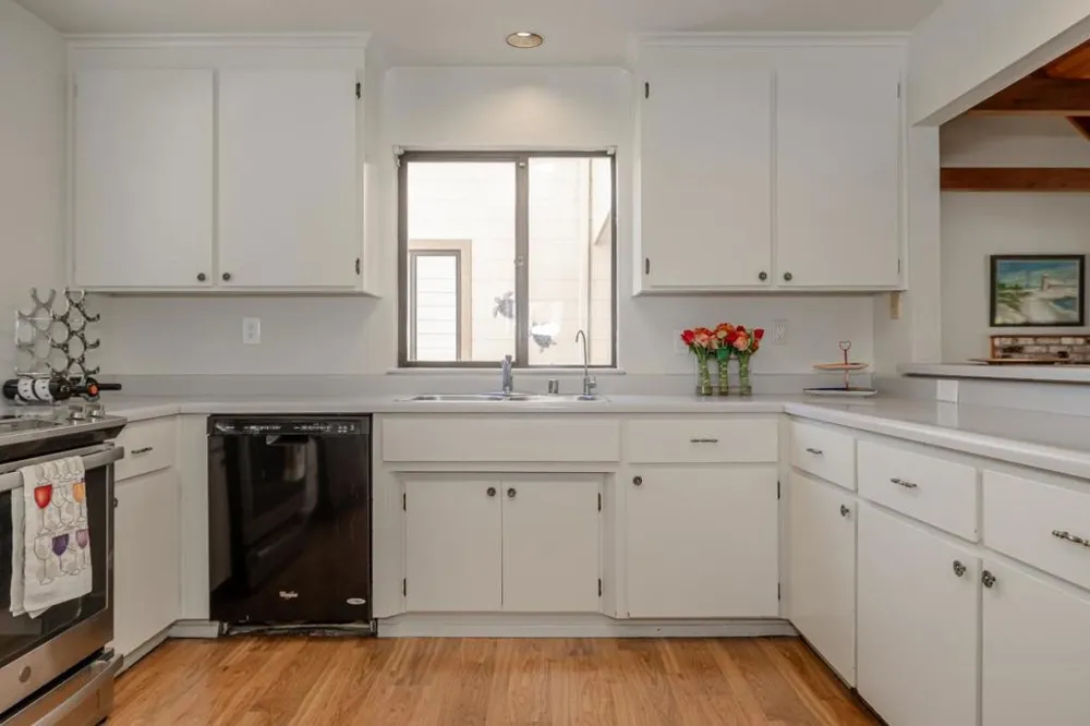 702 Beverly Avenue Capitola, CA 95010