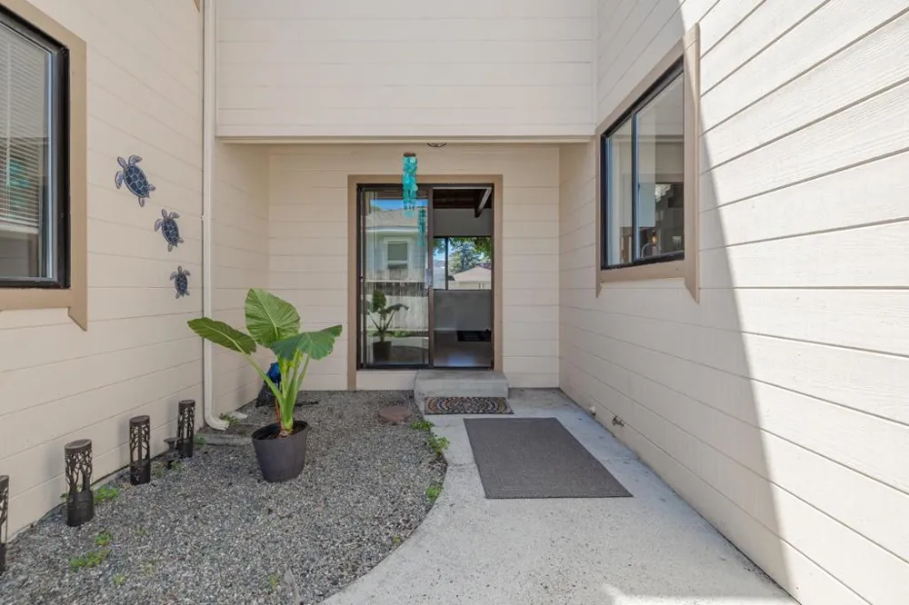 702 Beverly Avenue Capitola, CA 95010