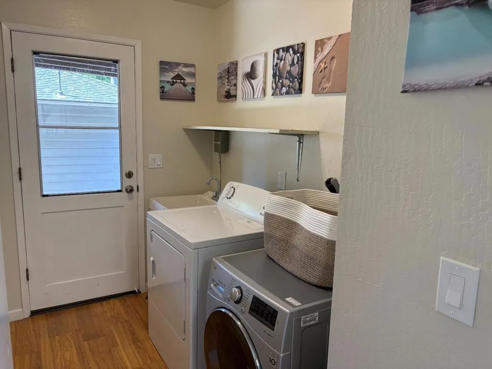 702 Beverly Avenue Capitola, CA 95010