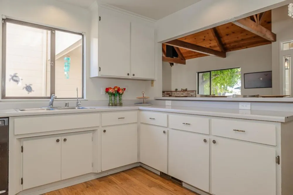 702 Beverly Avenue Capitola, CA 95010