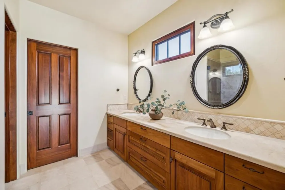 1295 Lions Peak Lane San Martin, CA 95046