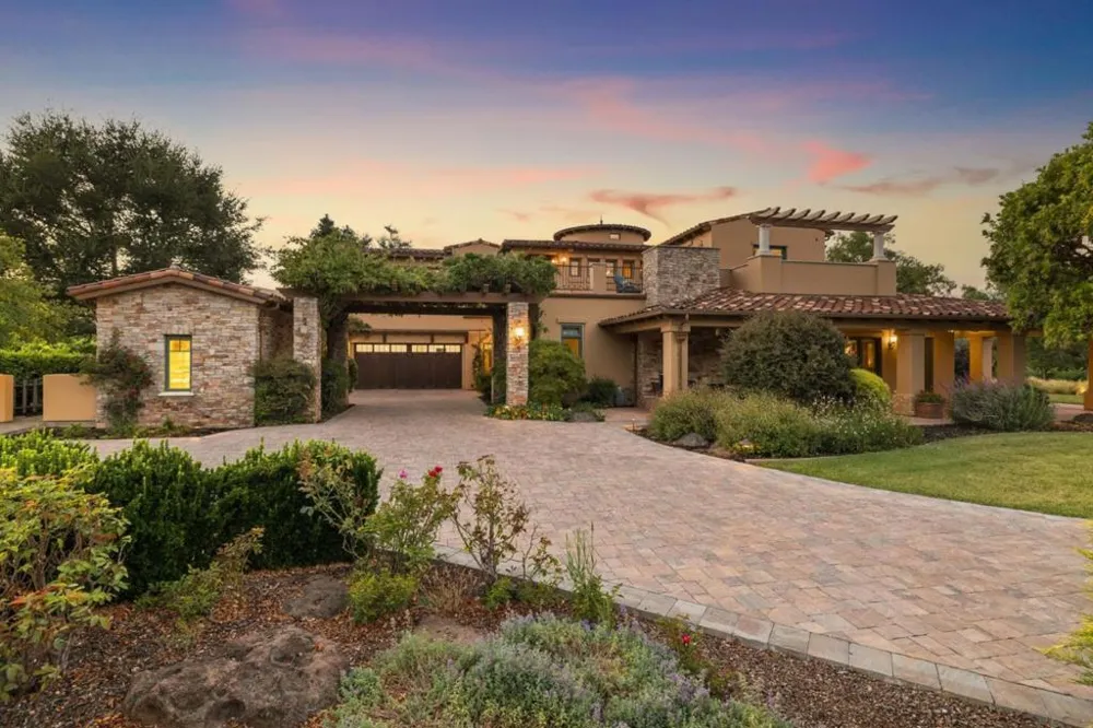 1295 Lions Peak Lane San Martin, CA 95046