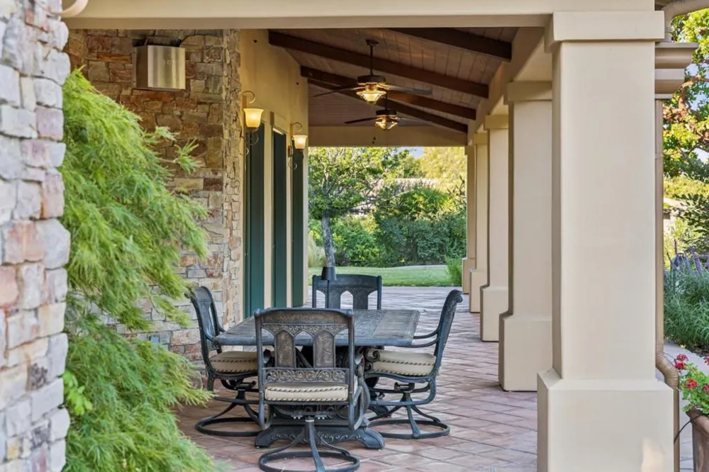 1295 Lions Peak Lane San Martin, CA 95046