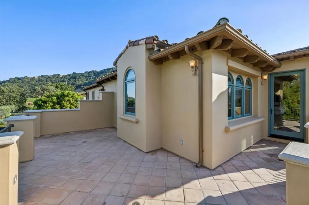 1295 Lions Peak Lane San Martin, CA 95046