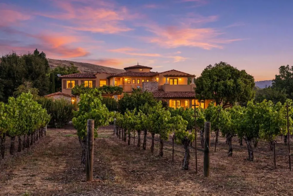 1295 Lions Peak Lane San Martin, CA 95046