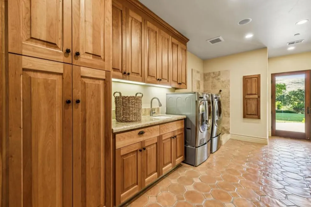 1295 Lions Peak Lane San Martin, CA 95046