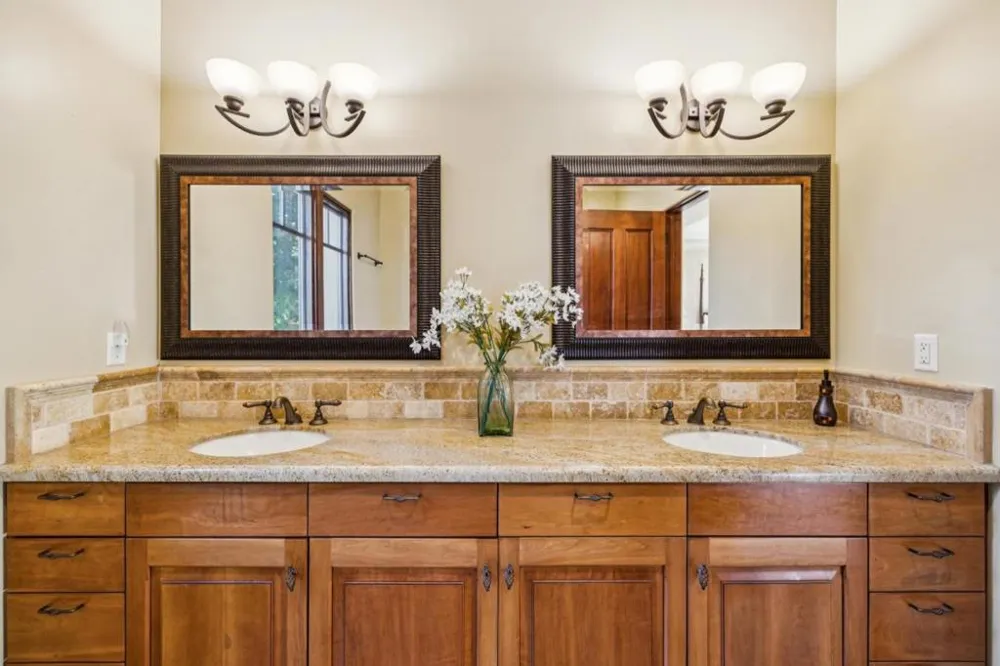 1295 Lions Peak Lane San Martin, CA 95046