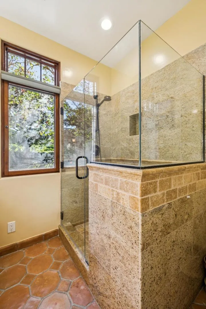 1295 Lions Peak Lane San Martin, CA 95046