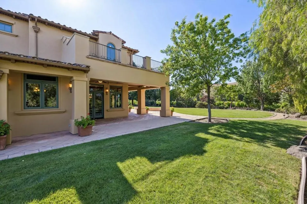 1295 Lions Peak Lane San Martin, CA 95046