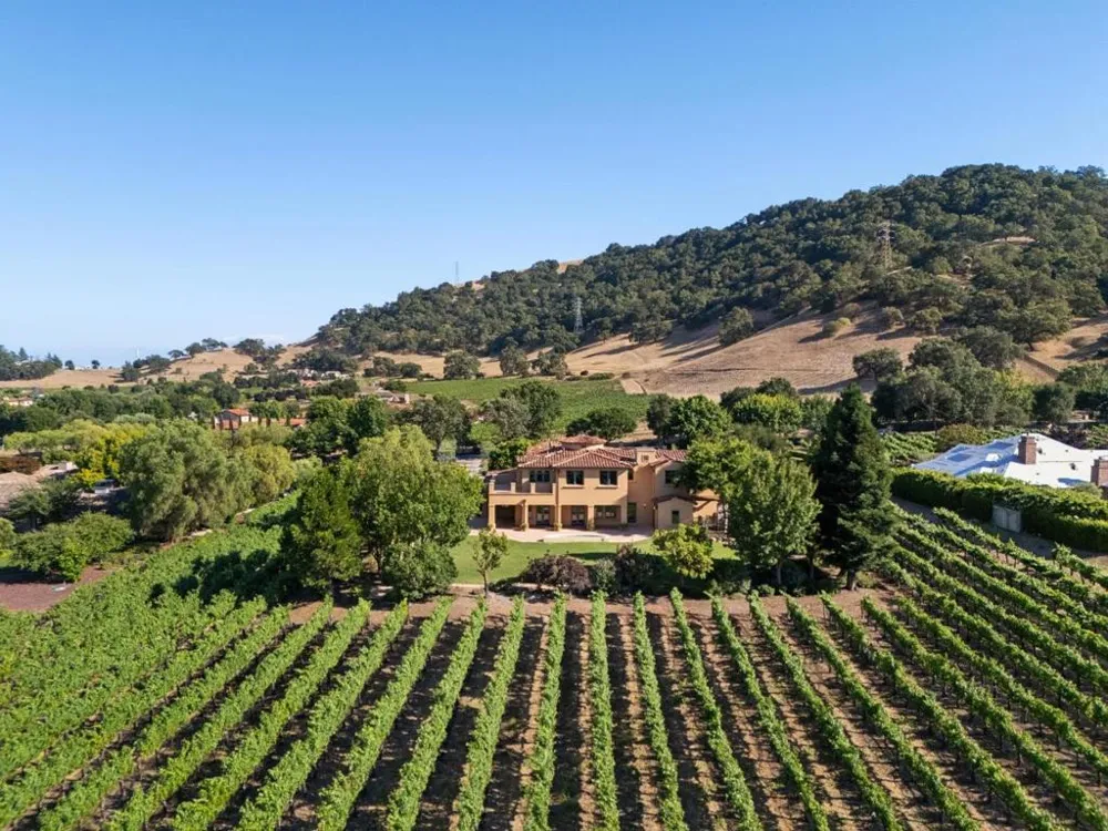 1295 Lions Peak Lane San Martin, CA 95046