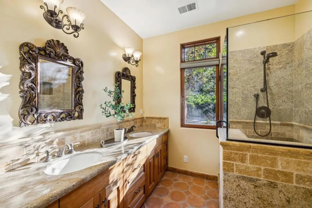 1295 Lions Peak Lane San Martin, CA 95046