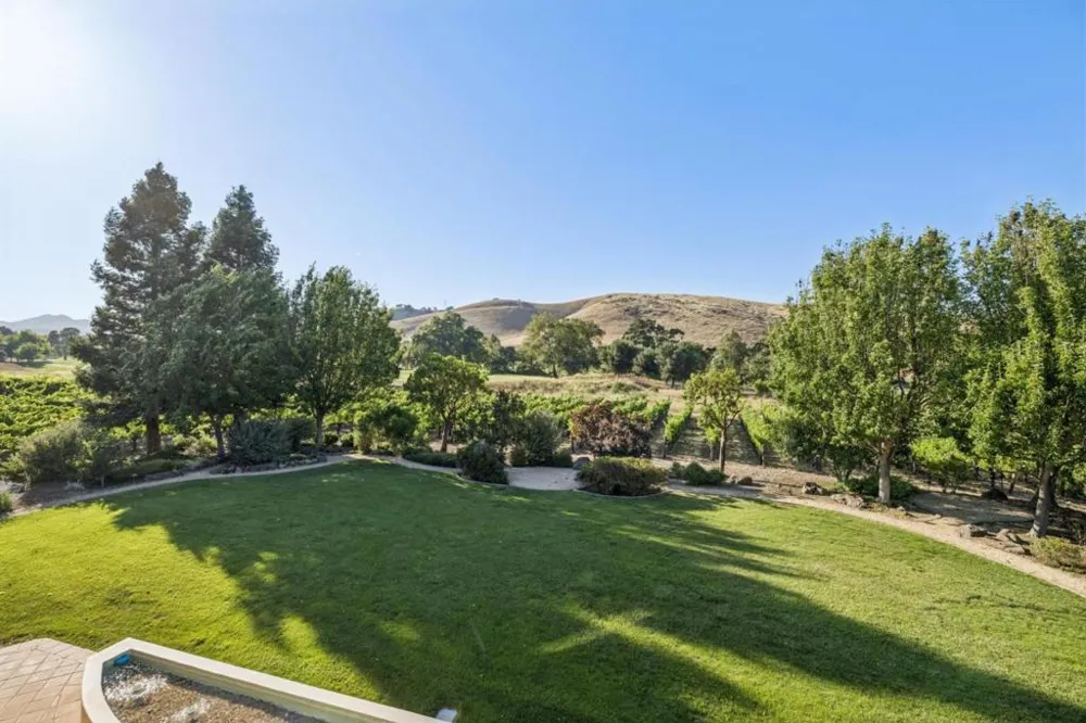 1295 Lions Peak Lane San Martin, CA 95046