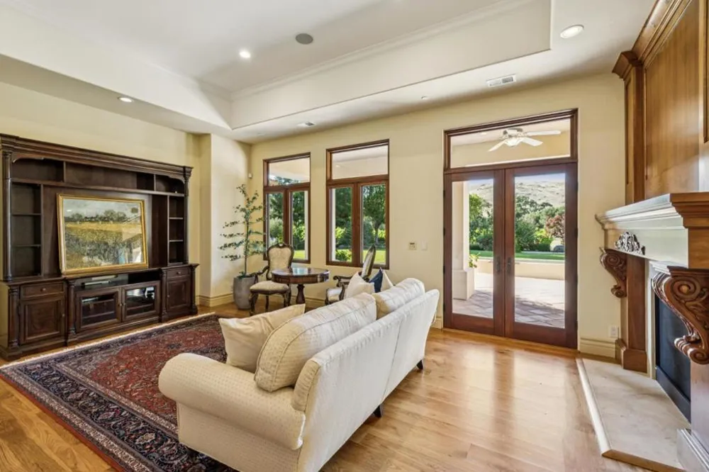 1295 Lions Peak Lane San Martin, CA 95046