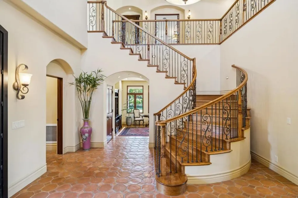 1295 Lions Peak Lane San Martin, CA 95046