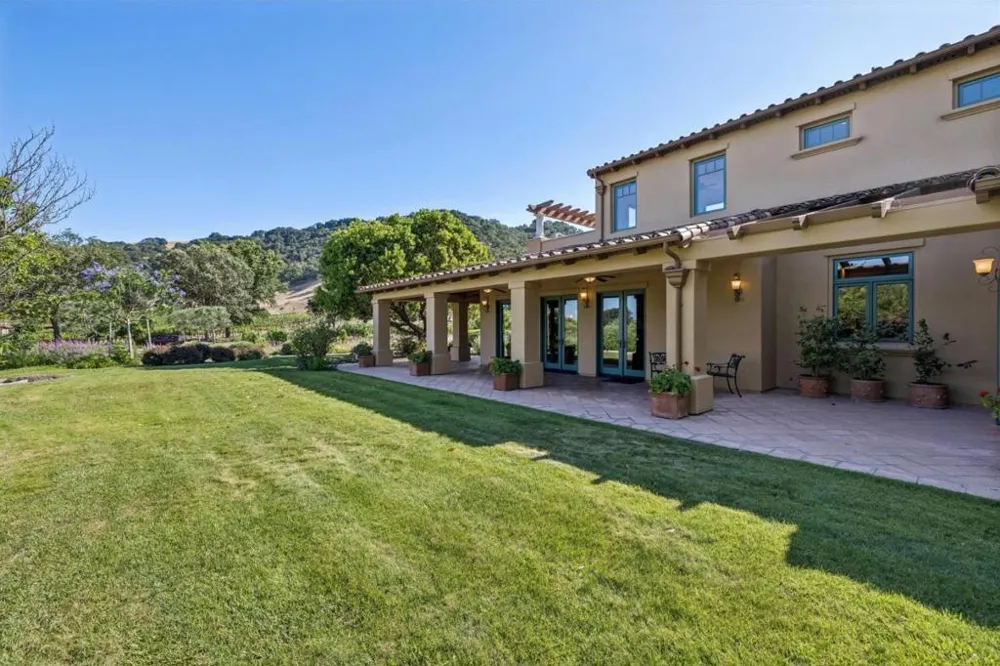 1295 Lions Peak Lane San Martin, CA 95046