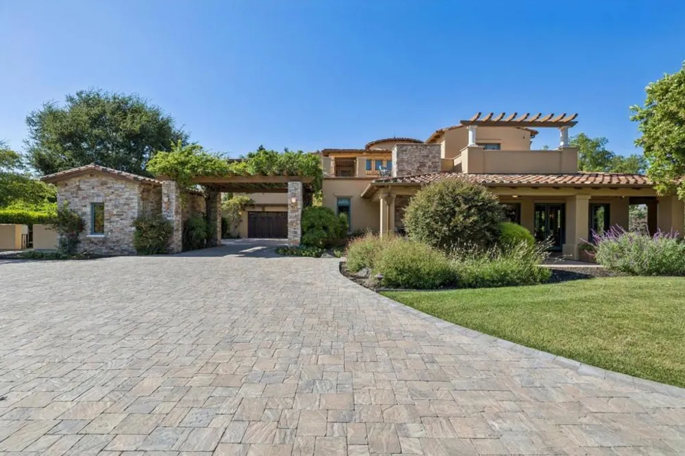 1295 Lions Peak Lane San Martin, CA 95046