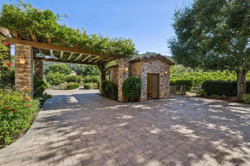 1295 Lions Peak Lane San Martin, CA 95046