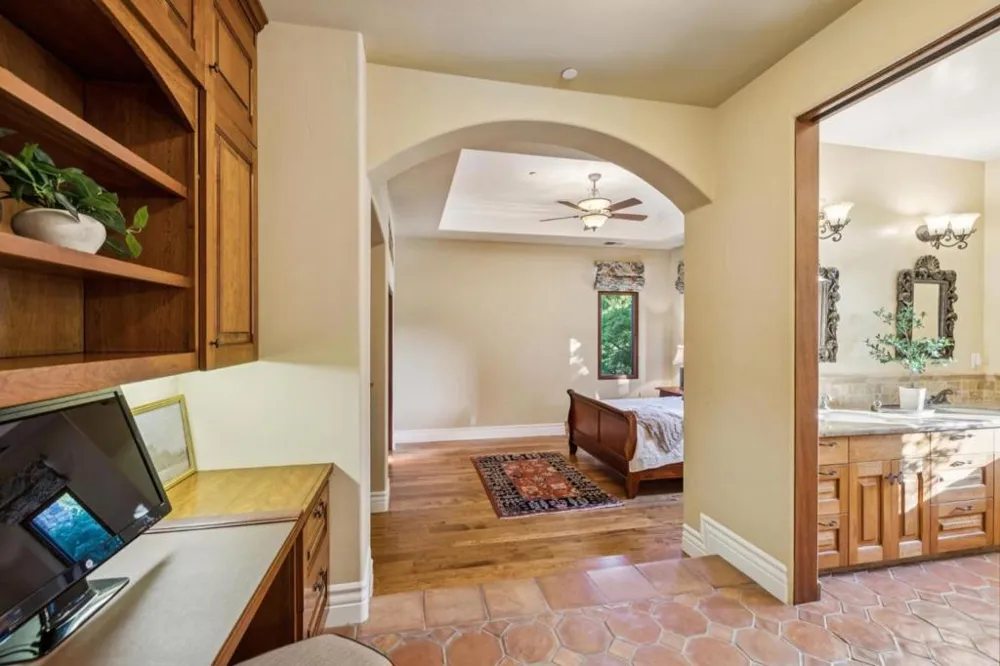 1295 Lions Peak Lane San Martin, CA 95046