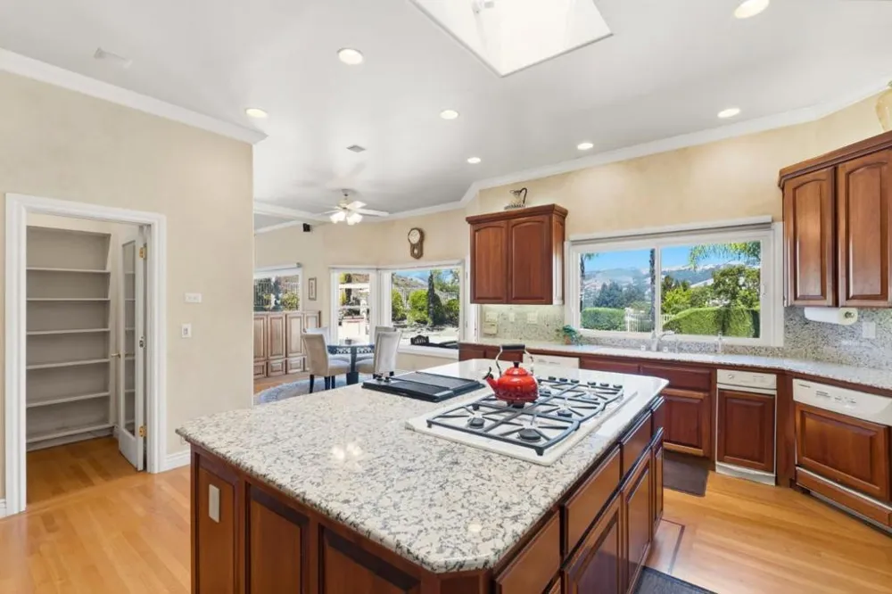 5600 Country Club Parkway San Jose, CA 95138