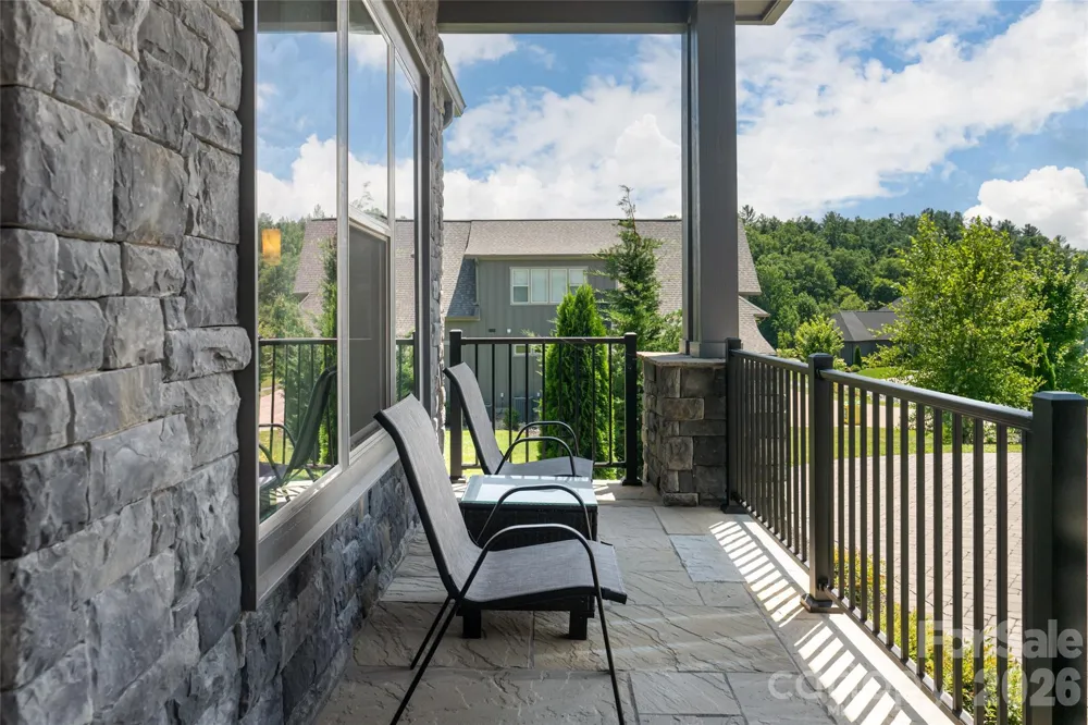 769 Daniel Circle Drive Mills River, NC 28759