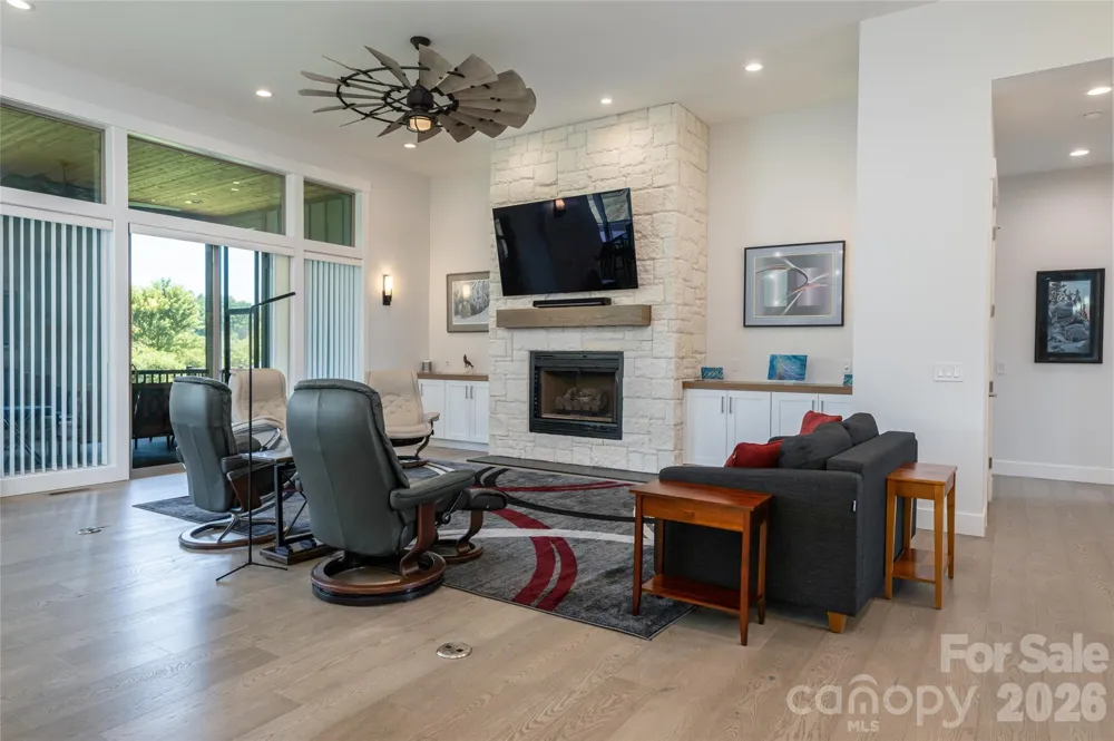 769 Daniel Circle Drive Mills River, NC 28759