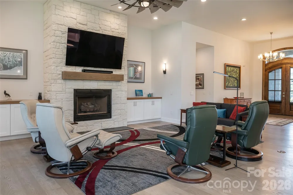 769 Daniel Circle Drive Mills River, NC 28759