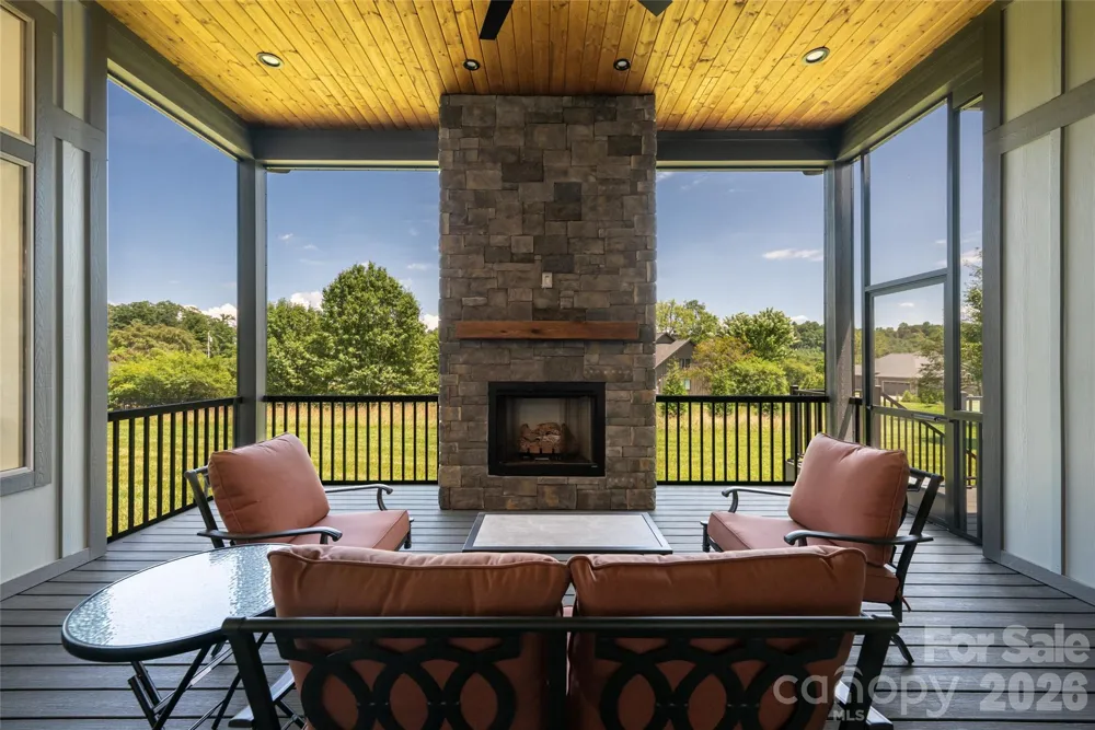 769 Daniel Circle Drive Mills River, NC 28759