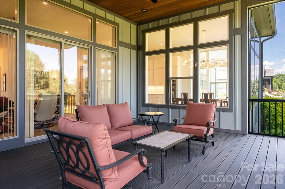 769 Daniel Circle Drive Mills River, NC 28759