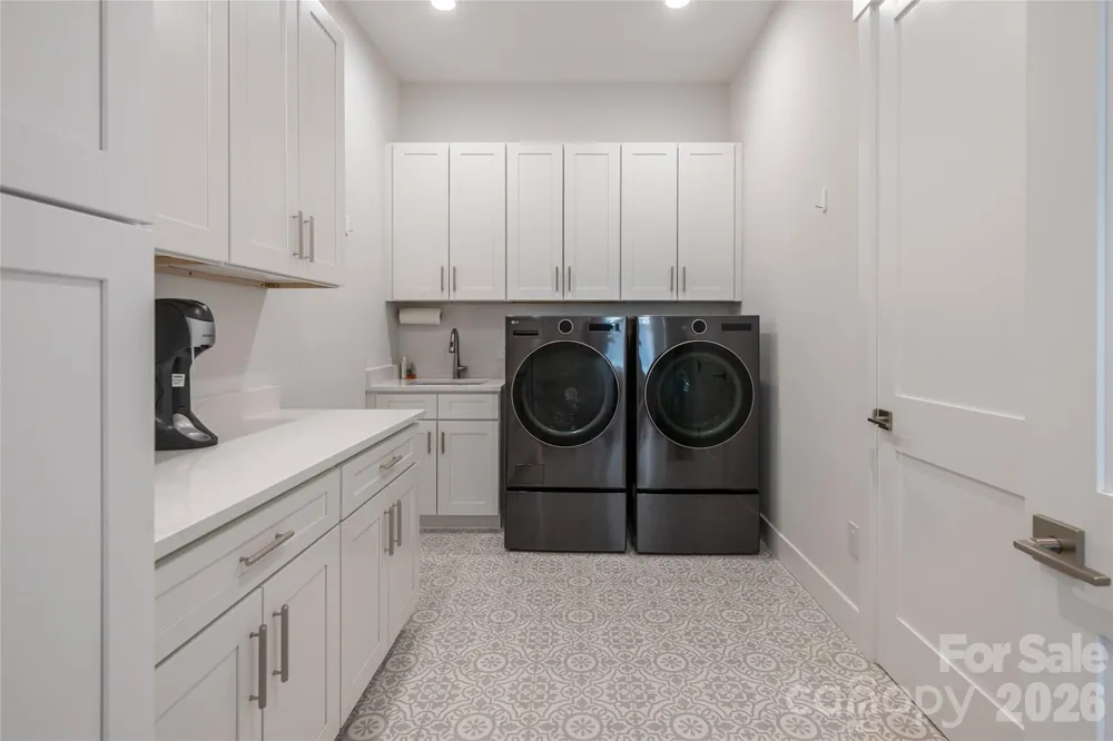 769 Daniel Circle Drive Mills River, NC 28759