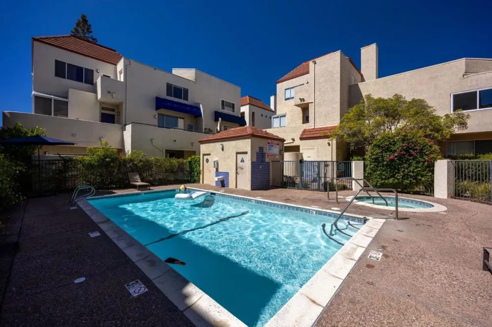 2559 Park Boulevard #M101 Palo Alto, CA 94306