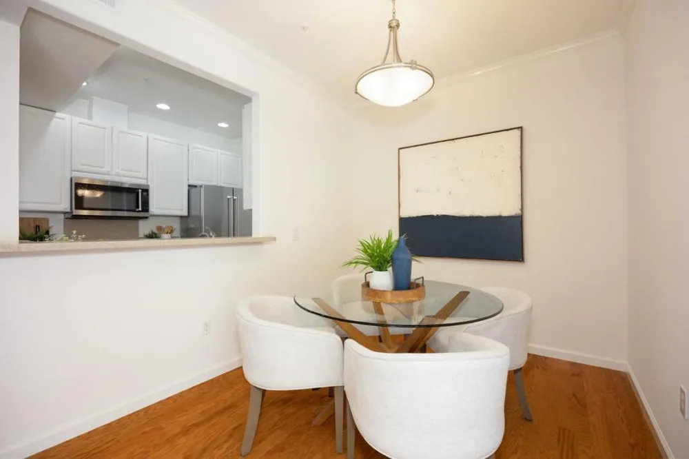 2559 Park Boulevard #M101 Palo Alto, CA 94306