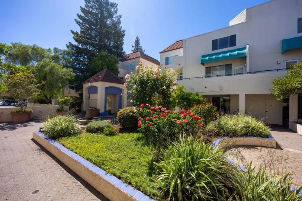 2559 Park Boulevard #M101 Palo Alto, CA 94306