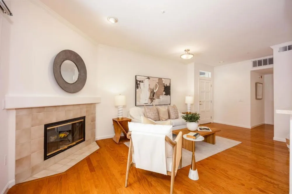 2559 Park Boulevard #M101 Palo Alto, CA 94306