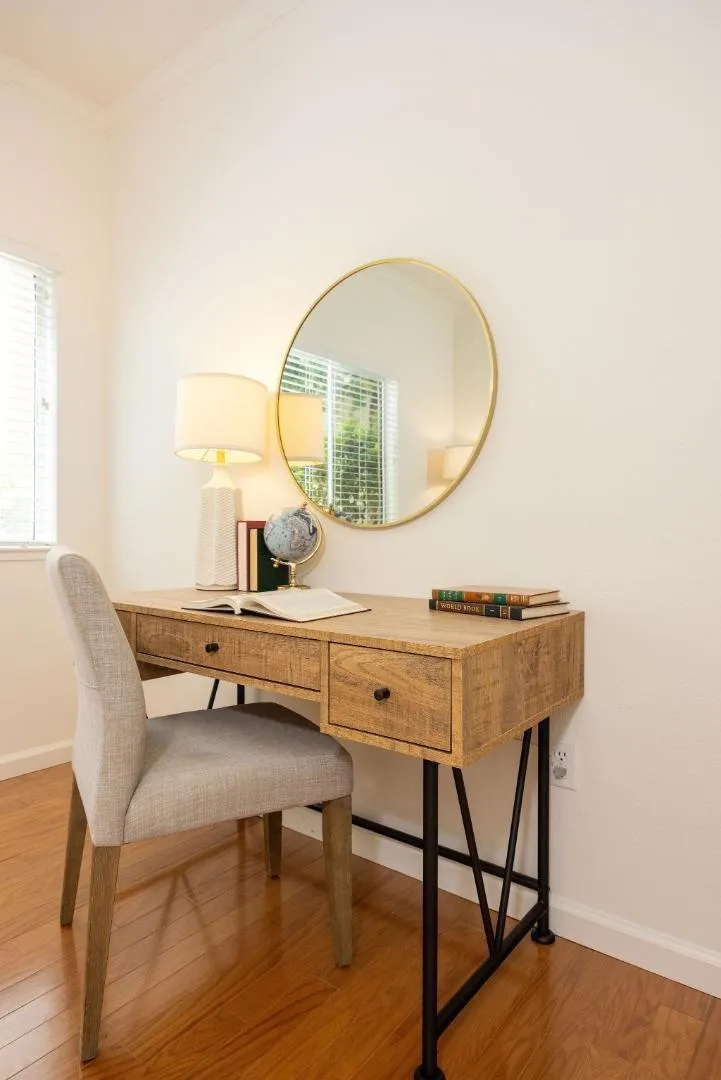 2559 Park Boulevard #M101 Palo Alto, CA 94306