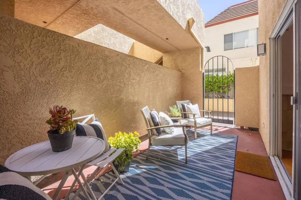2559 Park Boulevard #M101 Palo Alto, CA 94306