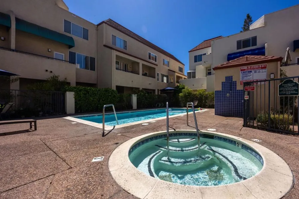 2559 Park Boulevard #M101 Palo Alto, CA 94306