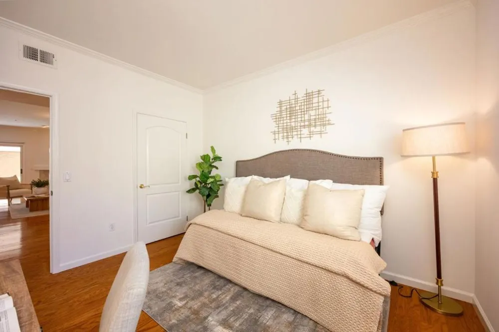 2559 Park Boulevard #M101 Palo Alto, CA 94306