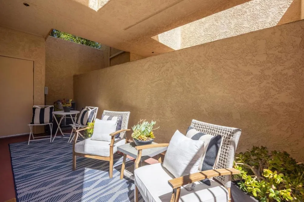 2559 Park Boulevard #M101 Palo Alto, CA 94306