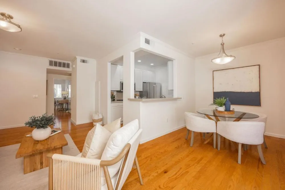 2559 Park Boulevard #M101 Palo Alto, CA 94306