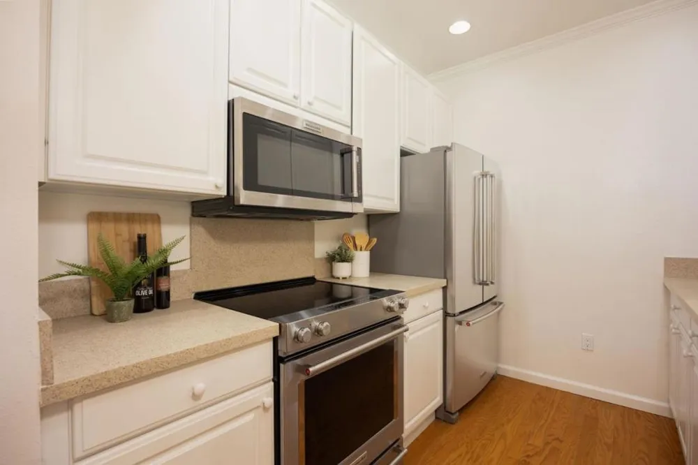 2559 Park Boulevard #M101 Palo Alto, CA 94306