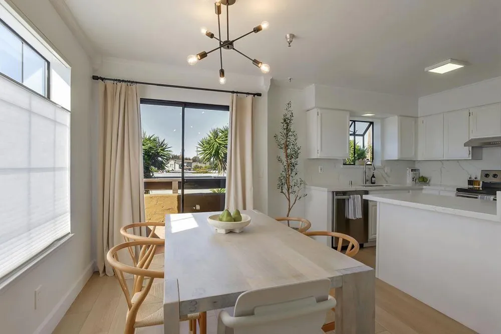 711 S Bayshore Boulevard #16 San Mateo, CA 94401