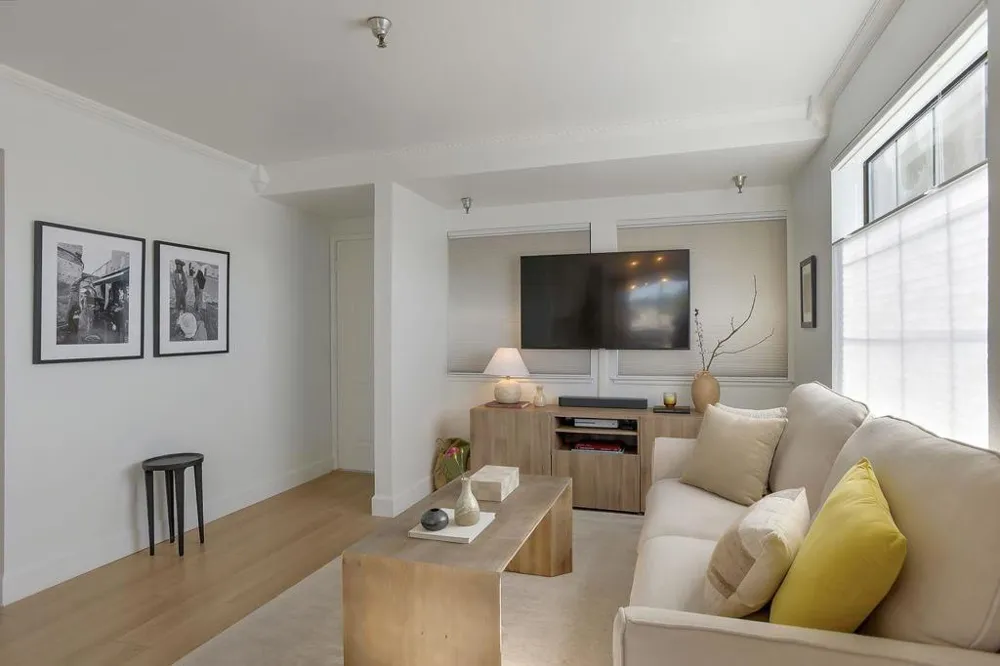 711 S Bayshore Boulevard #16 San Mateo, CA 94401