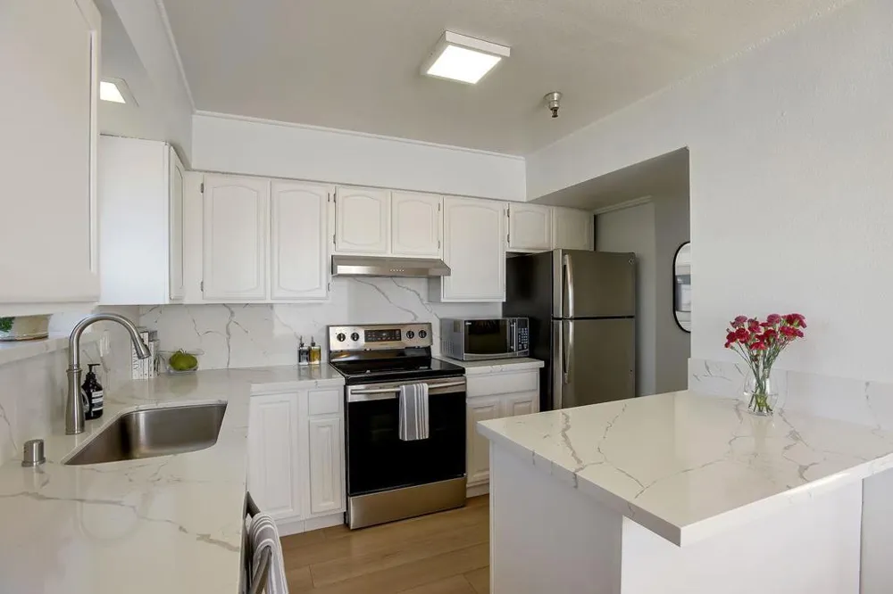 711 S Bayshore Boulevard #16 San Mateo, CA 94401