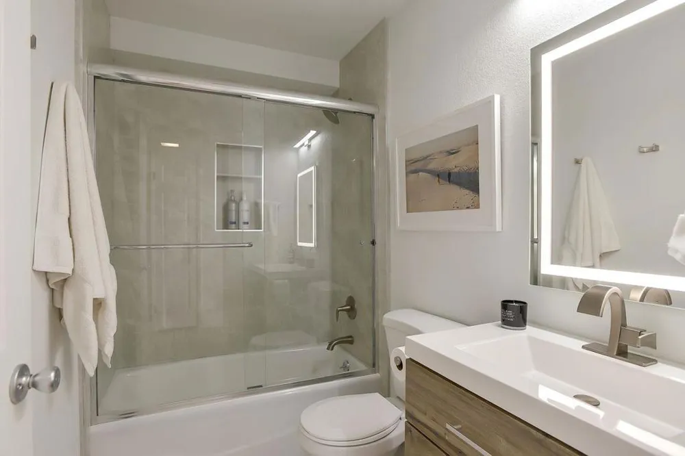711 S Bayshore Boulevard #16 San Mateo, CA 94401