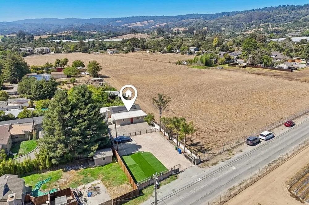 9 Hughes Road Watsonville, CA 95076